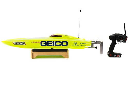 miss geico rc boat 29